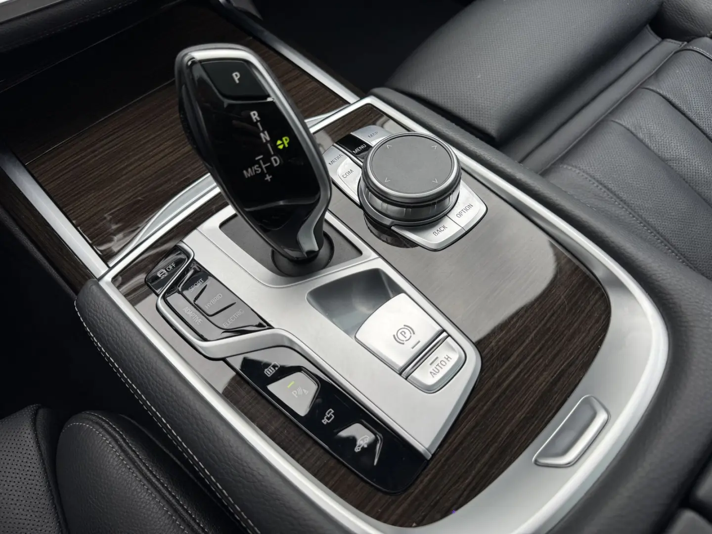 BMW 745Le xDrive Glasdach DA-Pro LASER Massage 360