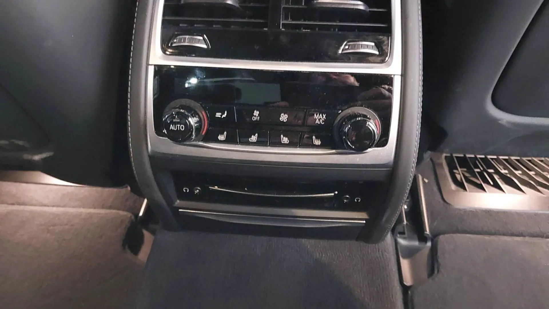 745Le xDrive M Sportpaket 3xTV B&W Pano 20 Laser