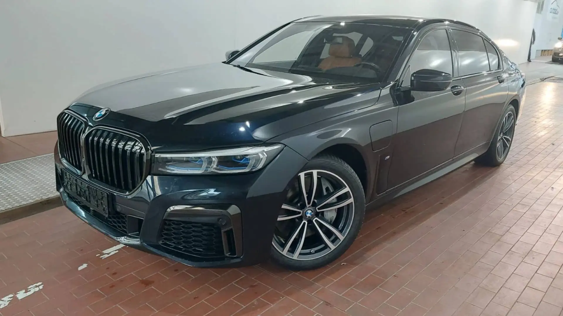 745Le xDrive M Sportpaket 3xTV B&W SkyPano Laser