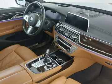 745Le xDrive M Sportpaket 3xTV B&W SkyPano Laser