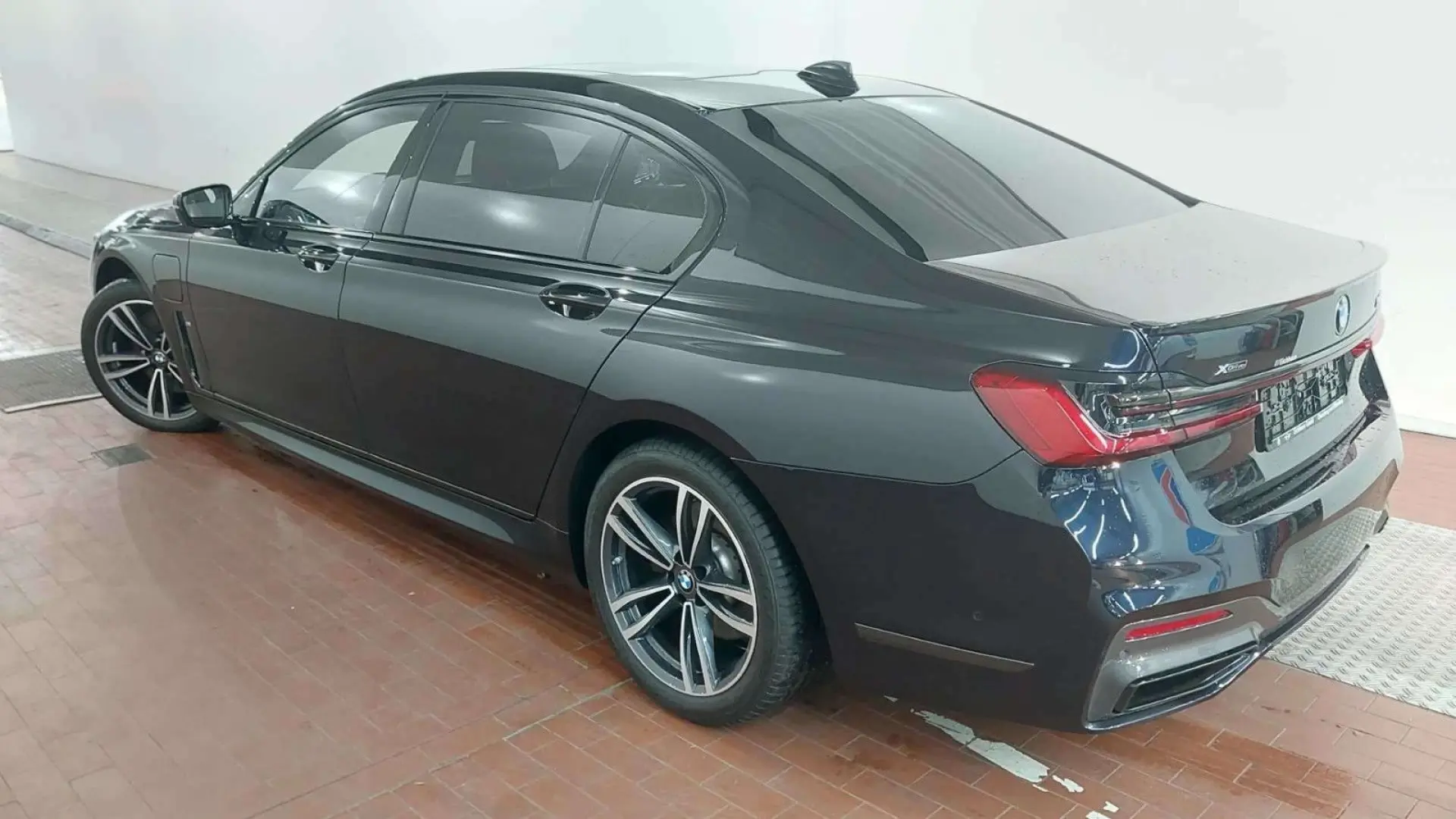 745Le xDrive M Sportpaket 3xTV B&W SkyPano Laser