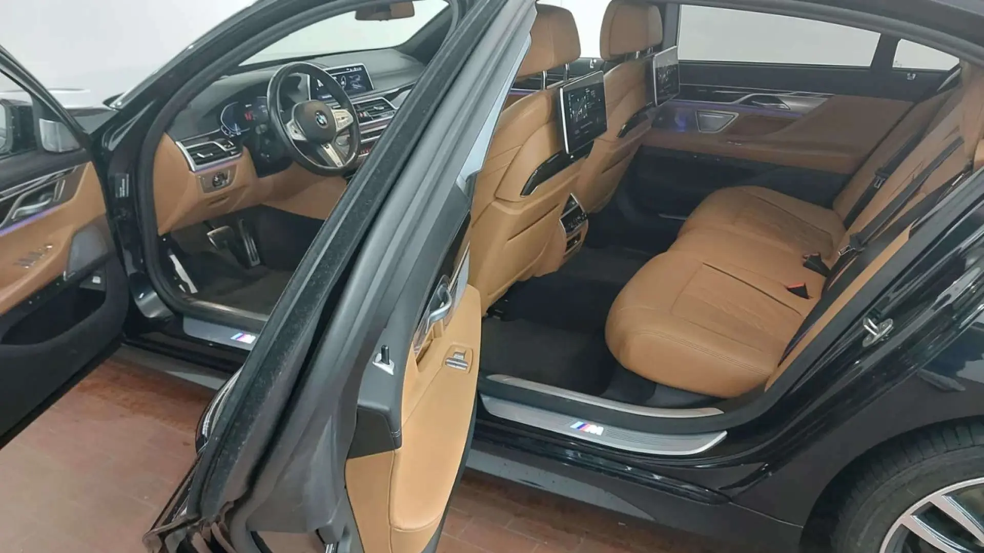 745Le xDrive M Sportpaket 3xTV B&W SkyPano Laser