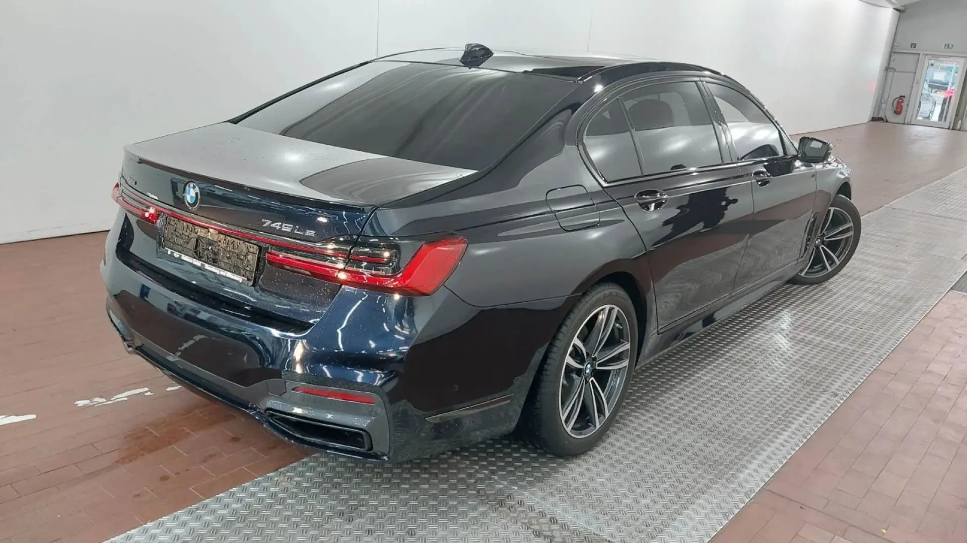 745Le xDrive M Sportpaket 3xTV B&W SkyPano Laser