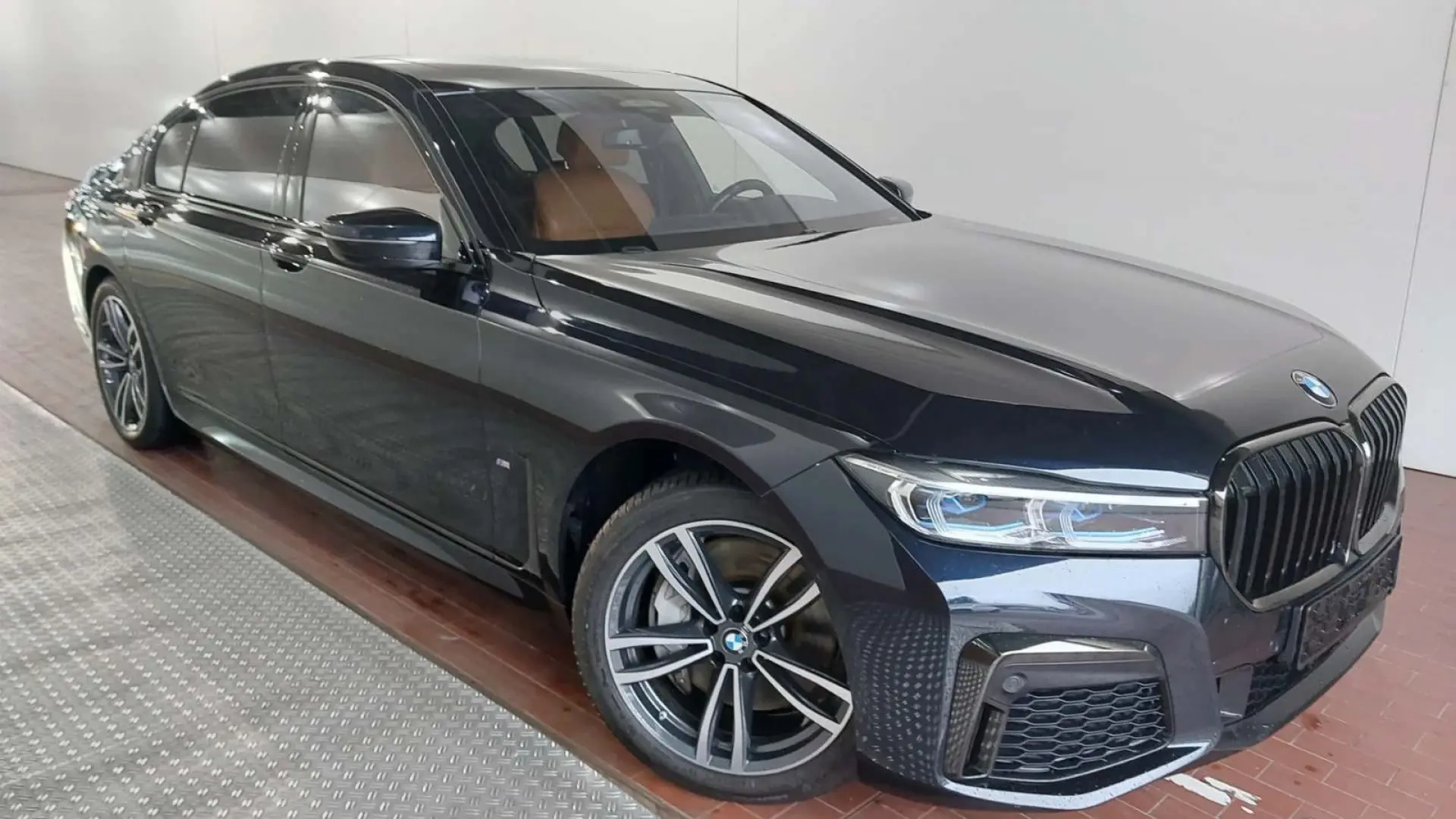 745Le xDrive M Sportpaket 3xTV B&W SkyPano Laser