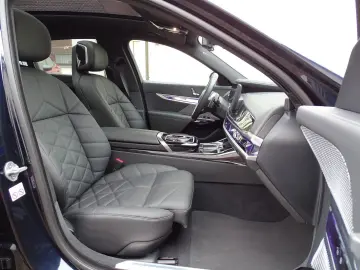 740d xDrive M Sport - Sky Lounge  B&W  Head Up