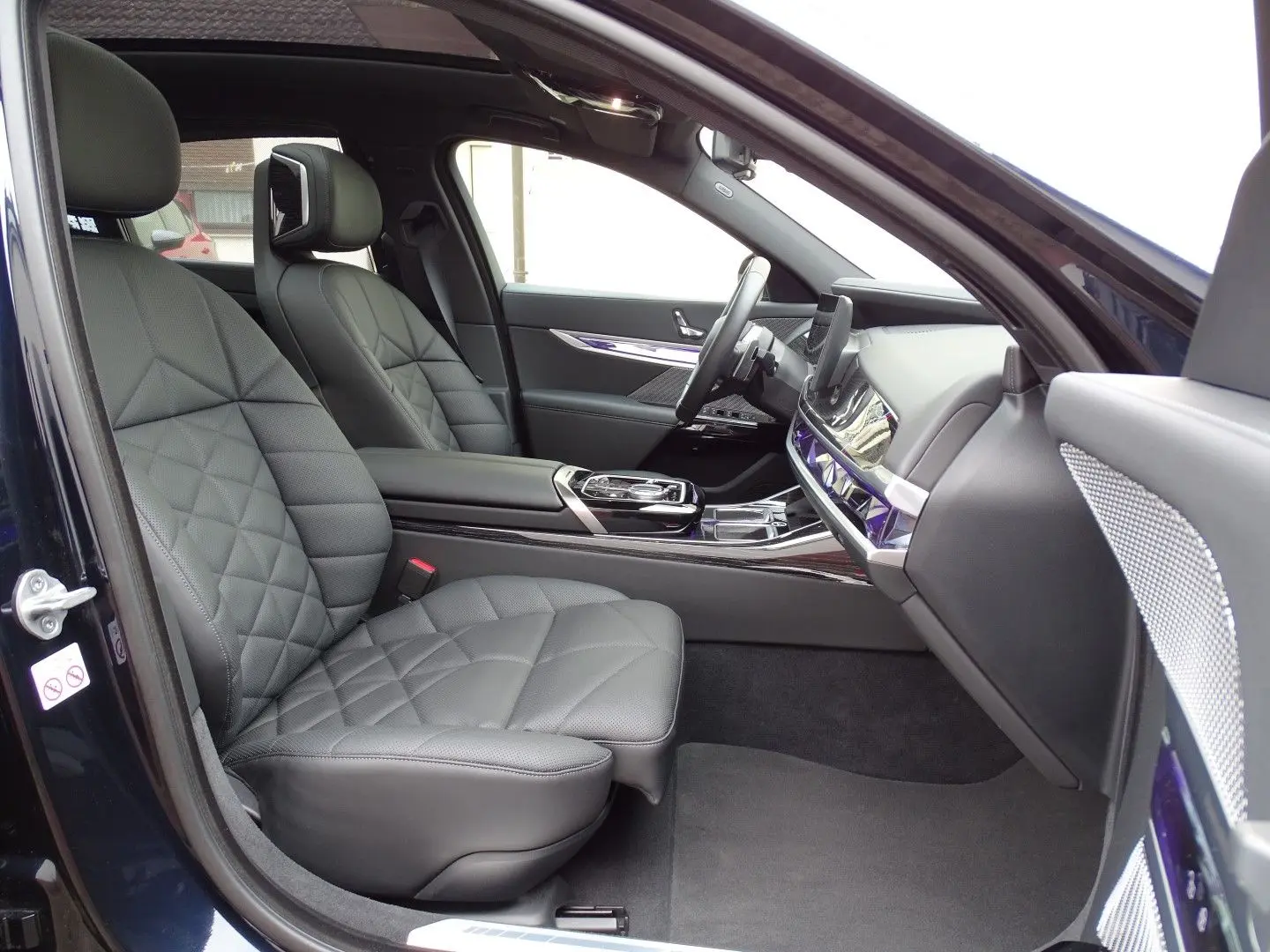 740d xDrive M Sport - Sky Lounge  B&W  Head Up