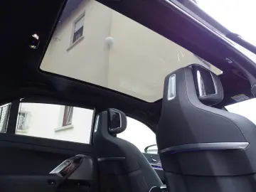 740d xDrive M Sport - Sky Lounge  B&W  Head Up