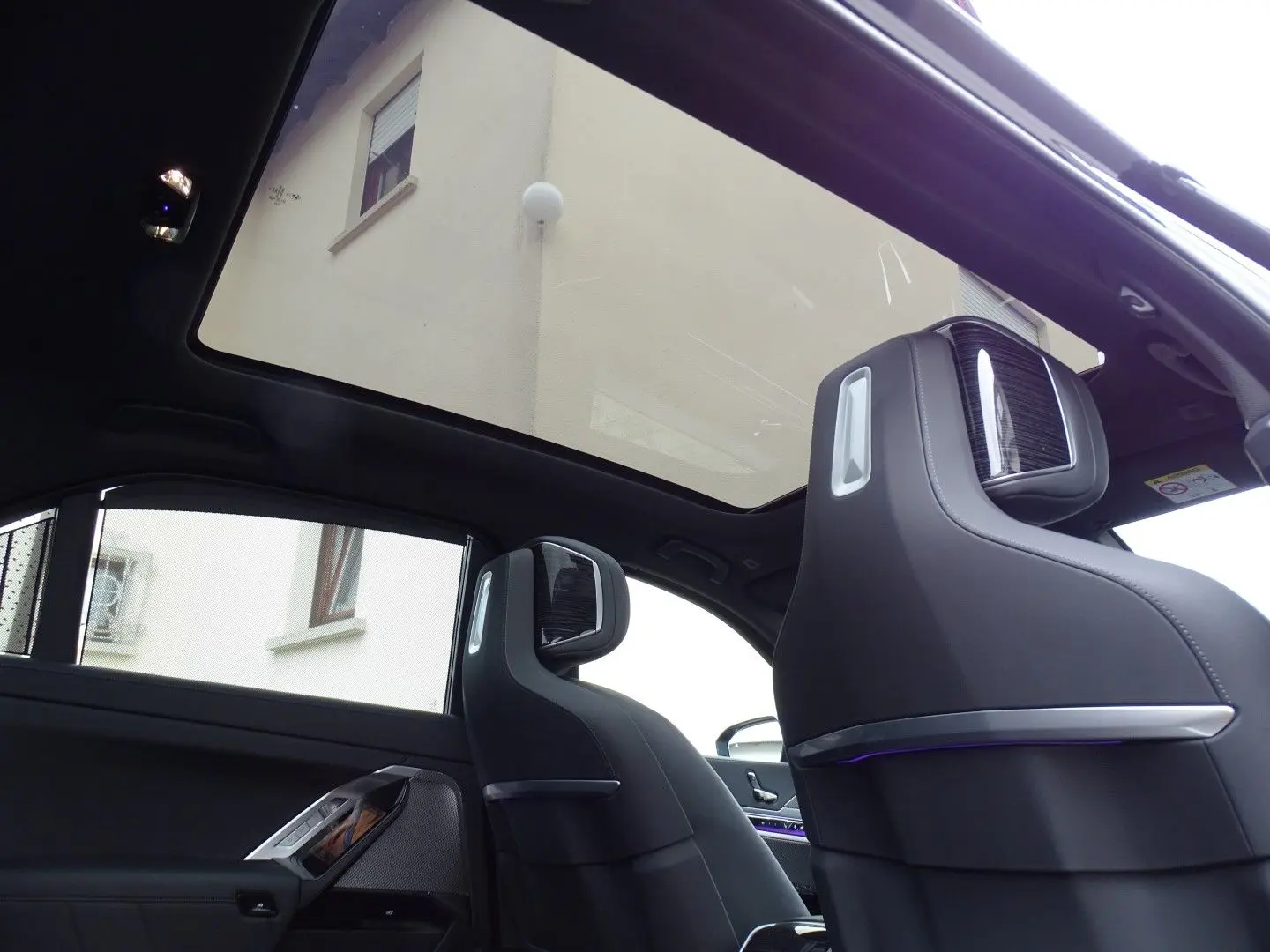 740d xDrive M Sport - Sky Lounge  B&W  Head Up