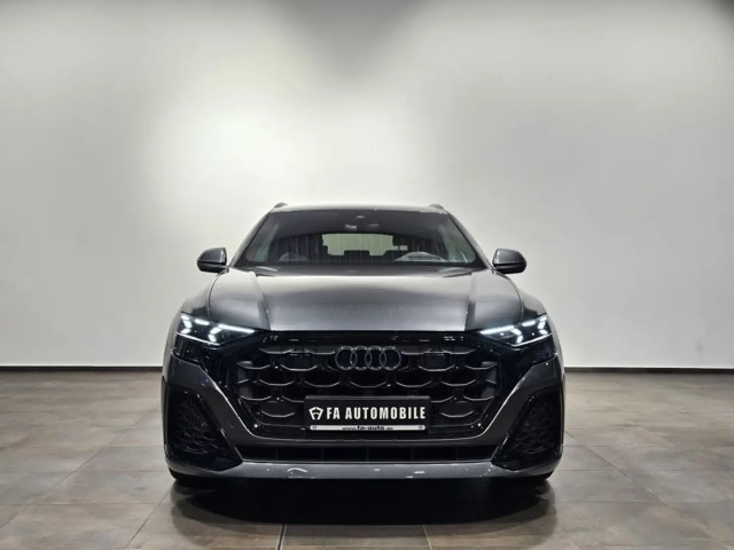 SQ8 Black Edition