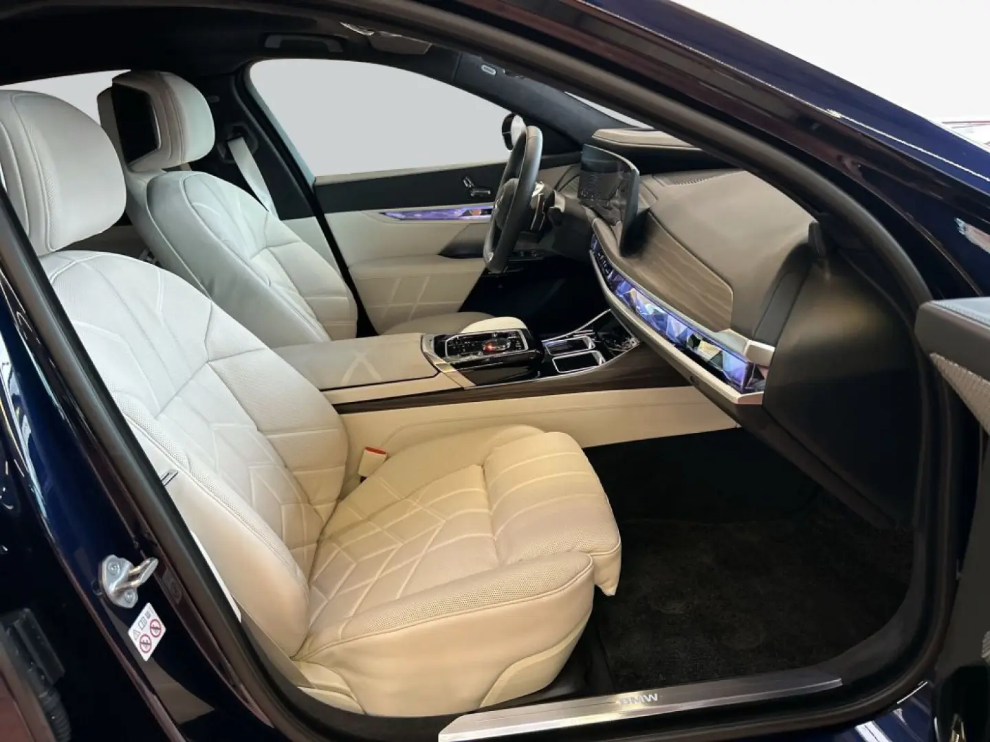 740d xDrive   Alarma.  Massage