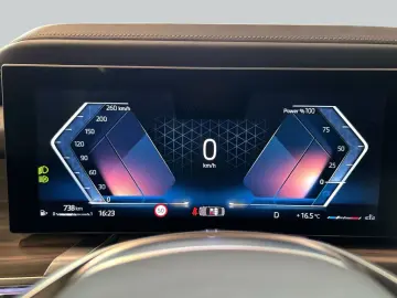 740d xDrive   Alarma.  Massage