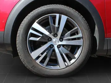 3008 Plug-in Hybrid 225 e-EAT8 Allure Pack