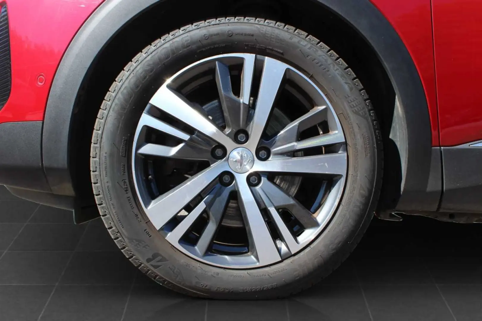 3008 Plug-in Hybrid 225 e-EAT8 Allure Pack