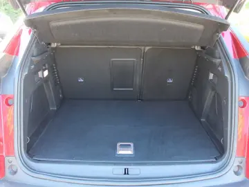 3008 Plug-in Hybrid 225 e-EAT8 Allure Pack