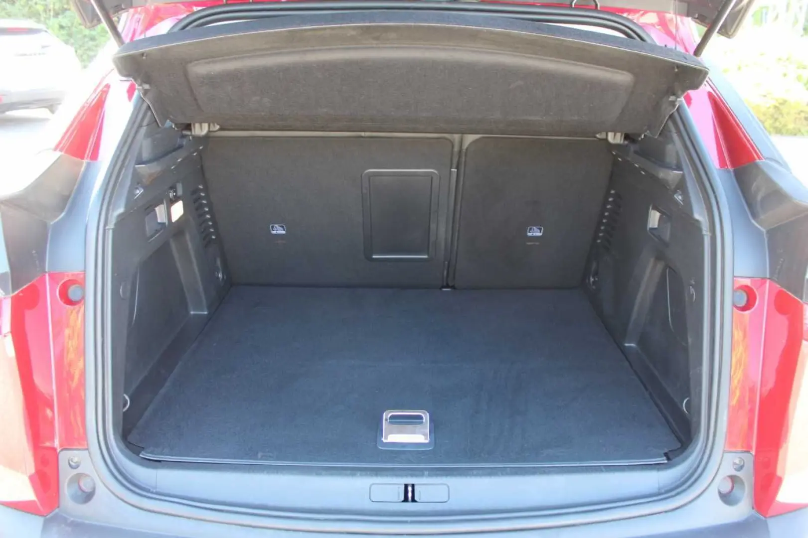 3008 Plug-in Hybrid 225 e-EAT8 Allure Pack