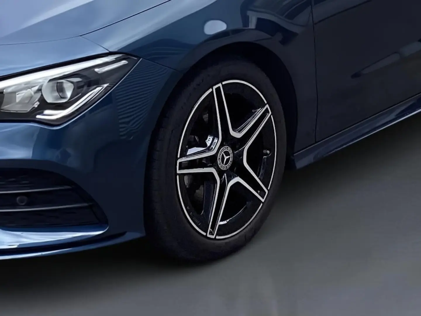 CLA 200 d 4M  AMG Night MBUX PANO Ambiente DISTR