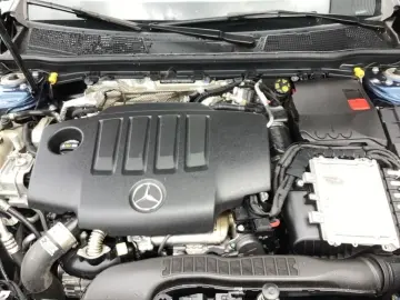 CLA 200 d 4M  AMG Night MBUX PANO Ambiente DISTR