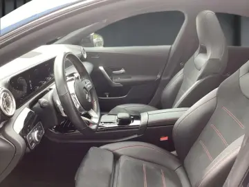 CLA 200 d 4M  AMG Night MBUX PANO Ambiente DISTR