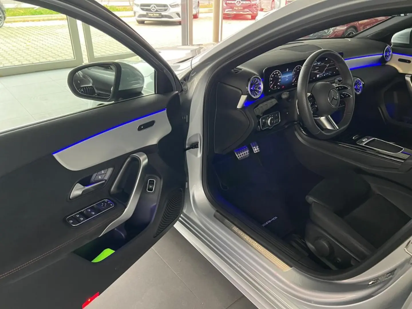 A 180 Limo AMG AdPlus KeyGO Ambiente MBUX Distro