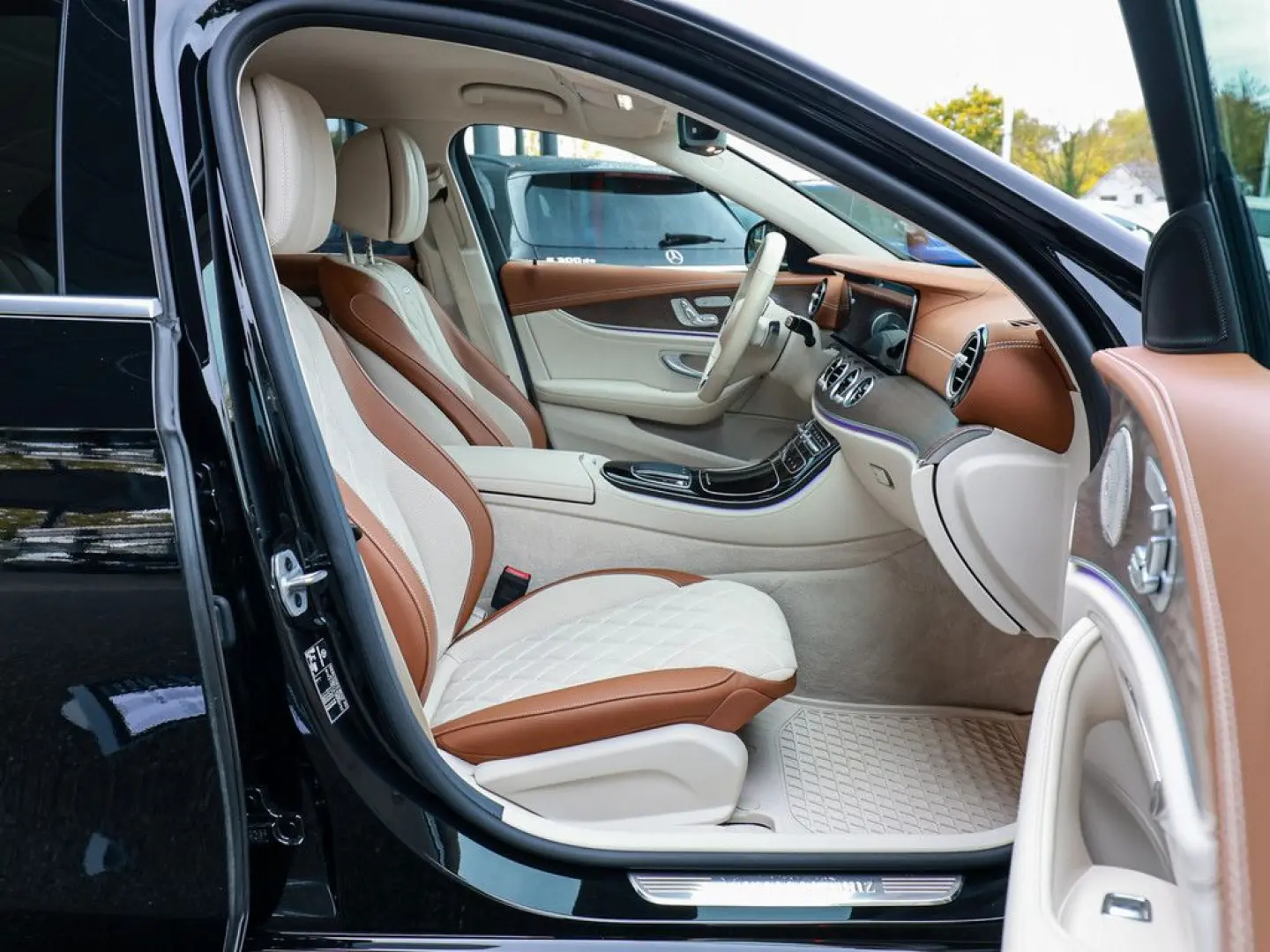 E 300 de Exclusive Distr. LED HUD Navi Kamera Ke