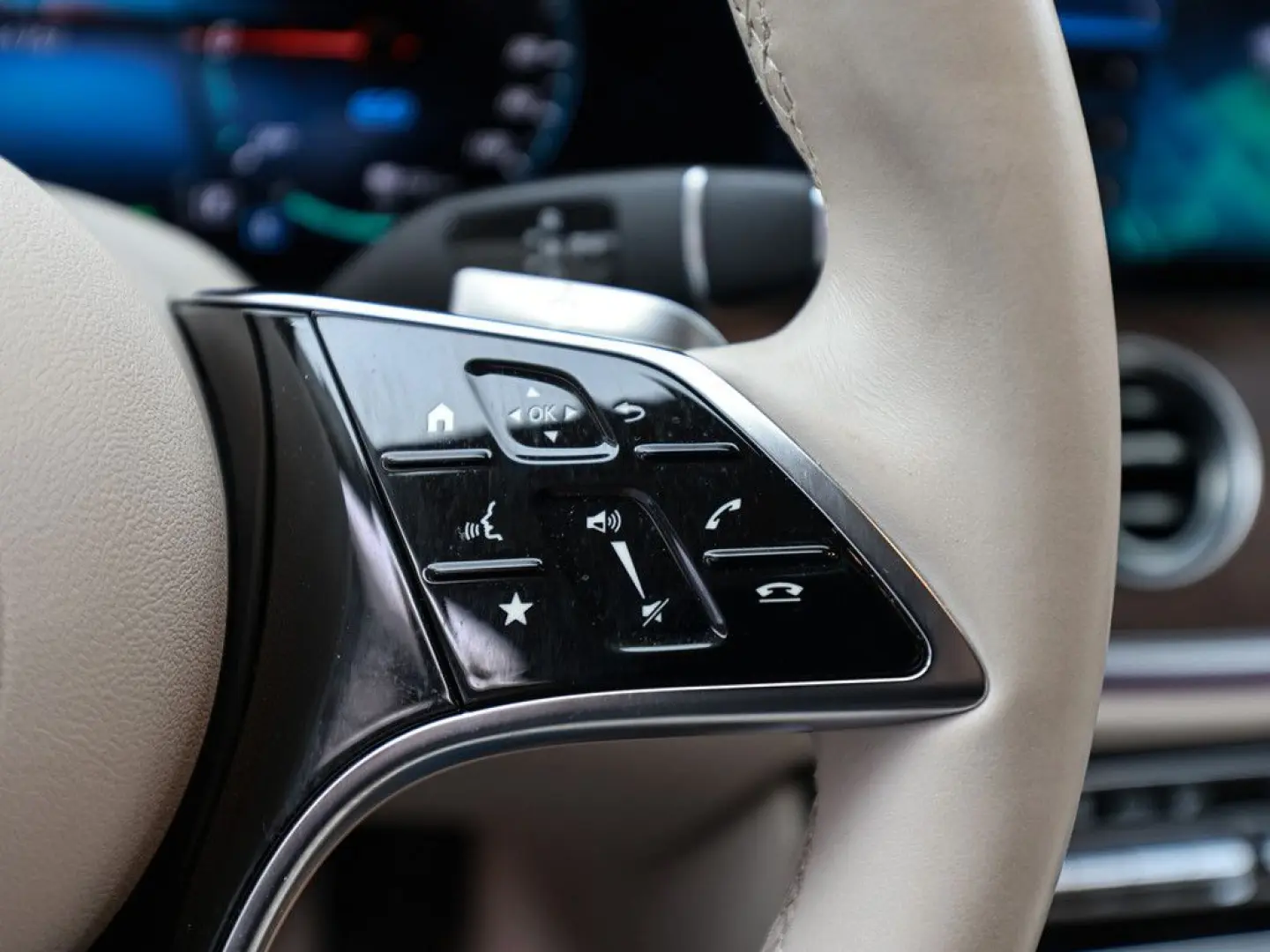 E 300 de Exclusive Distr. LED HUD Navi Kamera Ke