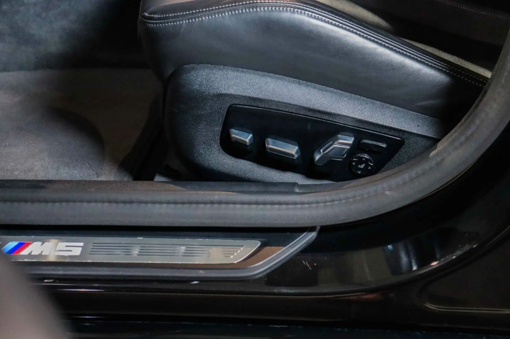 BMW M5 MSITZE CARBON B&W 360  LASER AHK MSPORTAGA