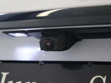 GLC 300 e 4M AMG MEMORY Totwinkel 360  19