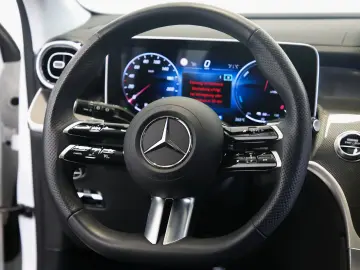 GLC 300 e 4M AMG MEMORY Totwinkel 360  19