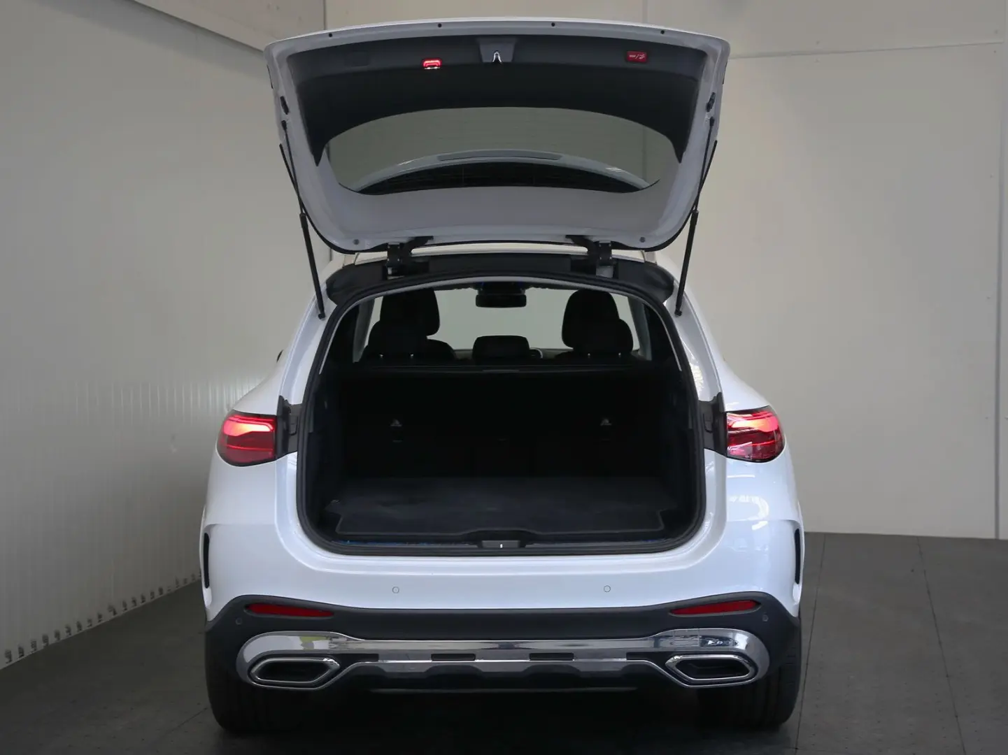 GLC 300 e 4M AMG MEMORY Totwinkel 360  19