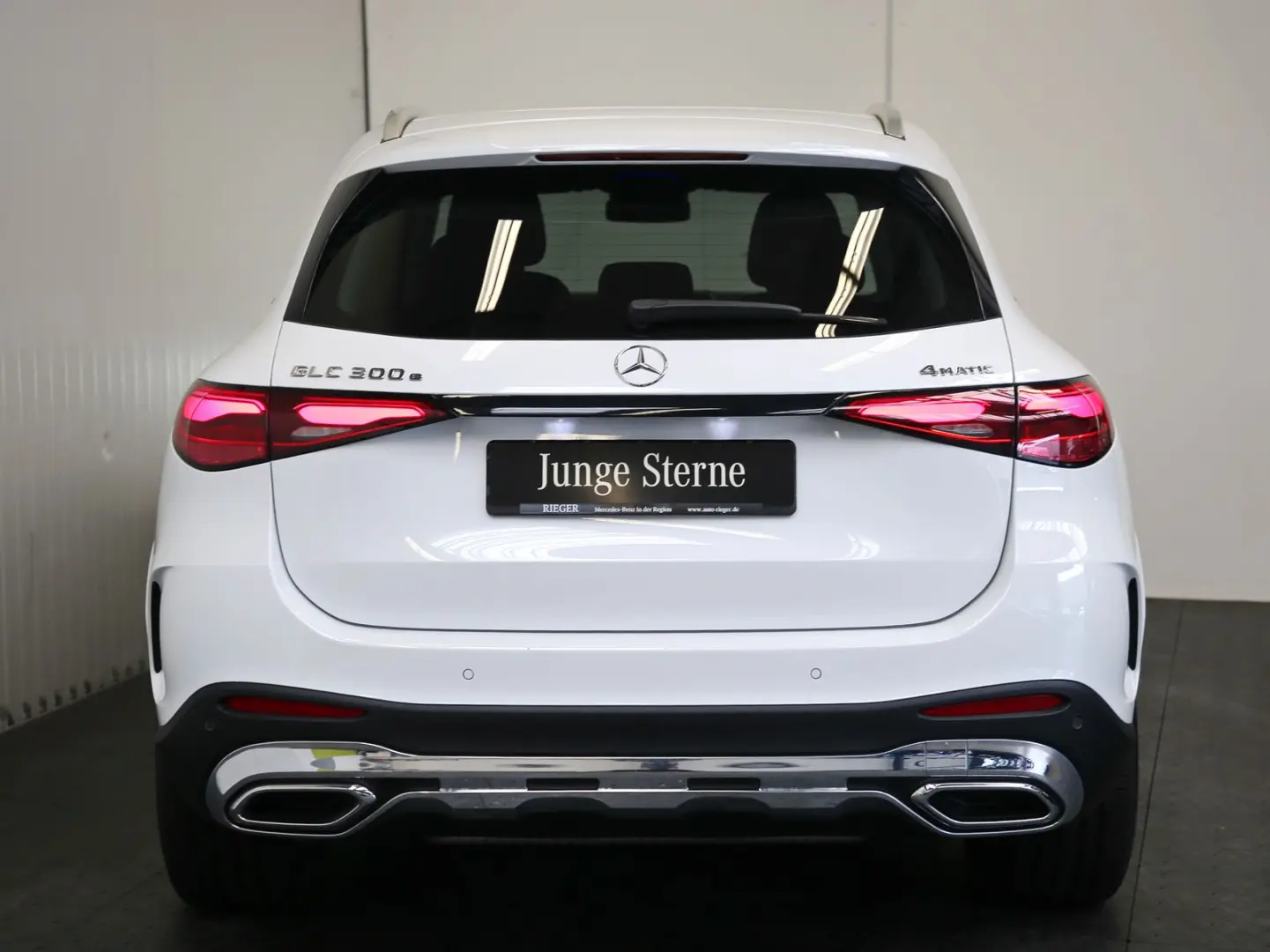 GLC 300 e 4M AMG MEMORY Totwinkel 360  19