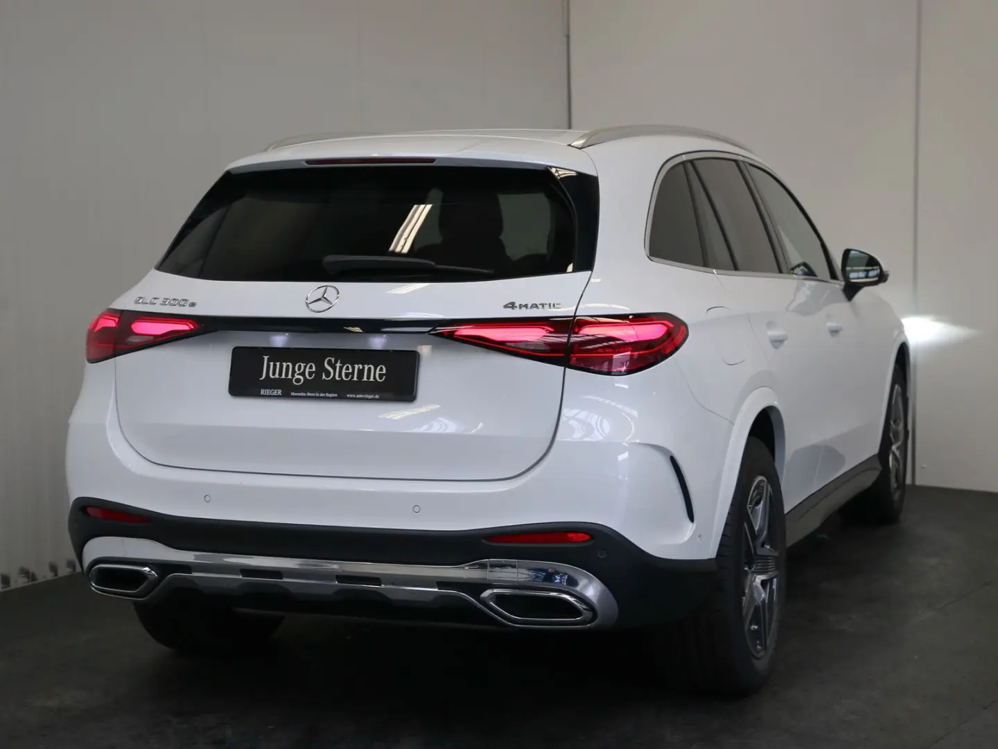 GLC 300 e 4M AMG MEMORY Totwinkel 360  19