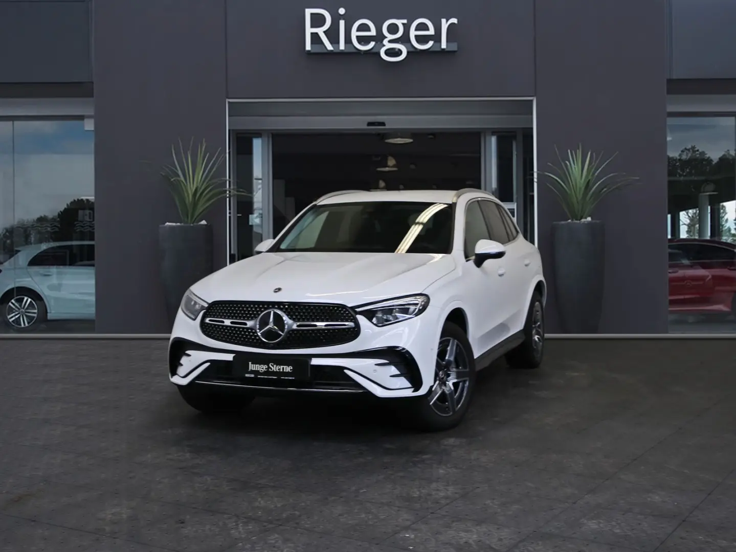 GLC 300 e 4M AMG MEMORY Totwinkel 360  19