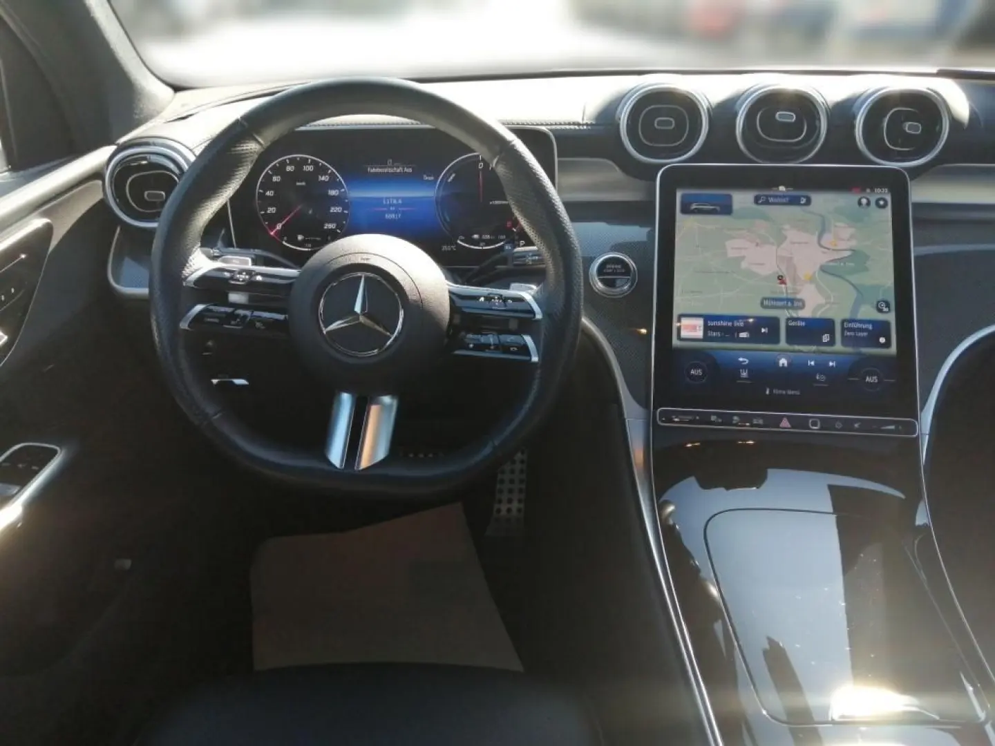 GLC 300 e 4M AMG AdvancedPlus Pano AHK TWA RfKam