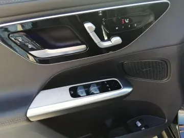 GLC 300 e 4M AMG AdvancedPlus Pano AHK TWA RfKam