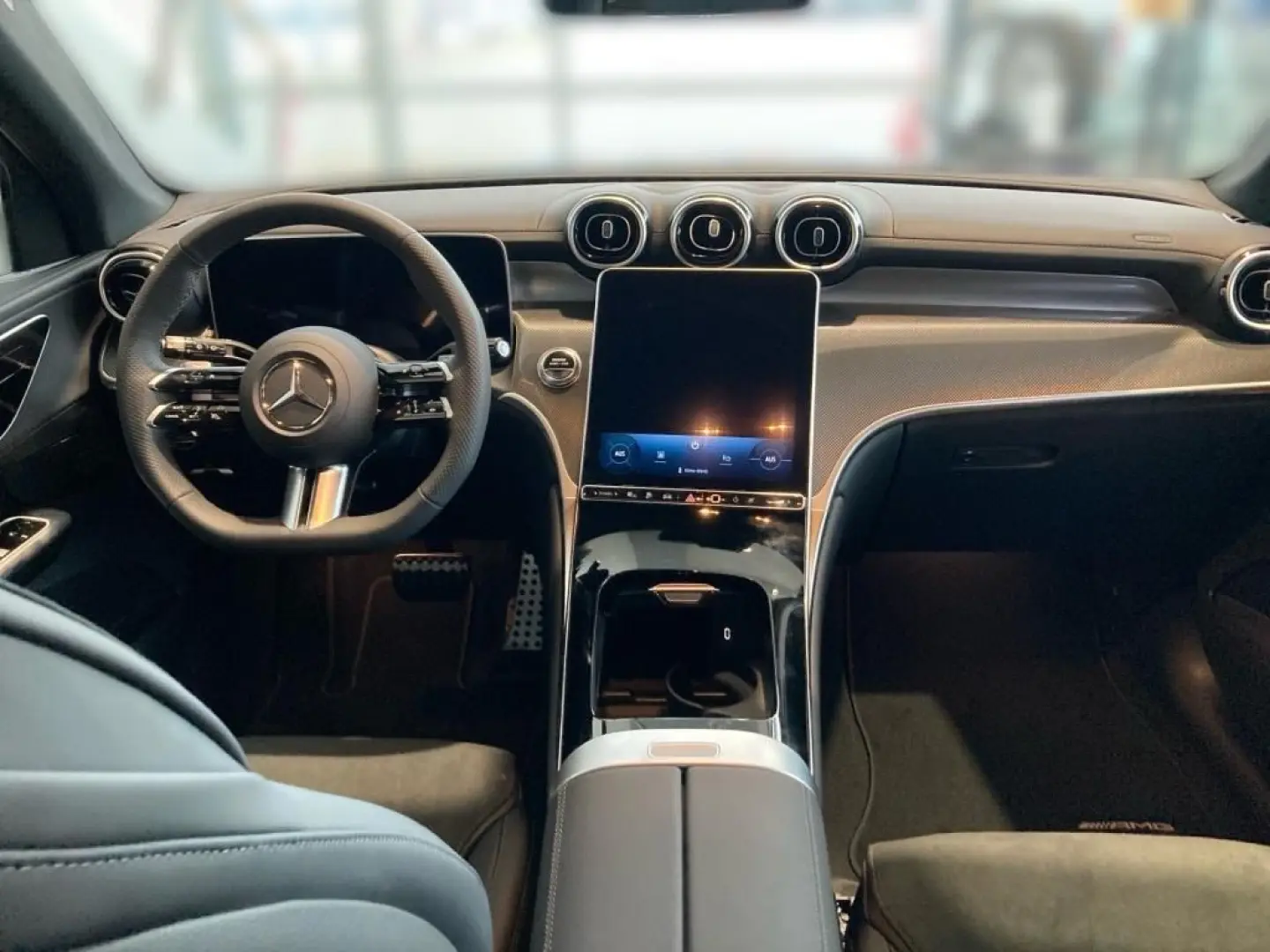 GLC 300 e 4M AMG-Line Night AHK DISTRON MBUX LED