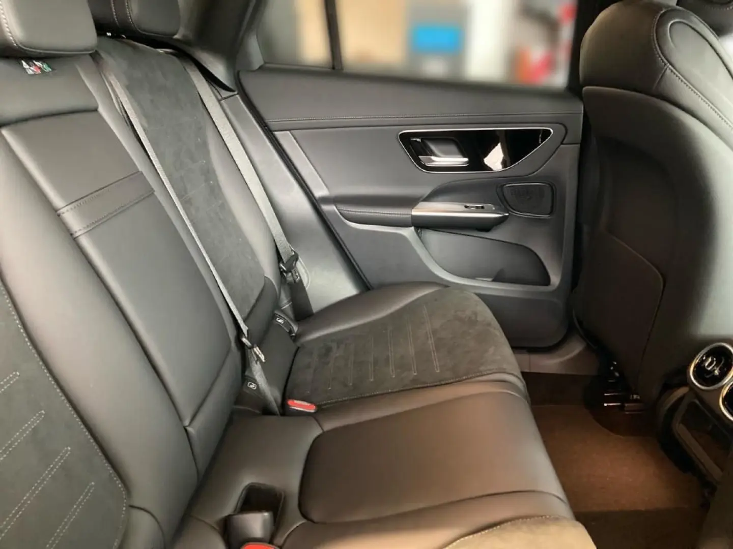 GLC 300 e 4M AMG-Line Night AHK DISTRON MBUX LED