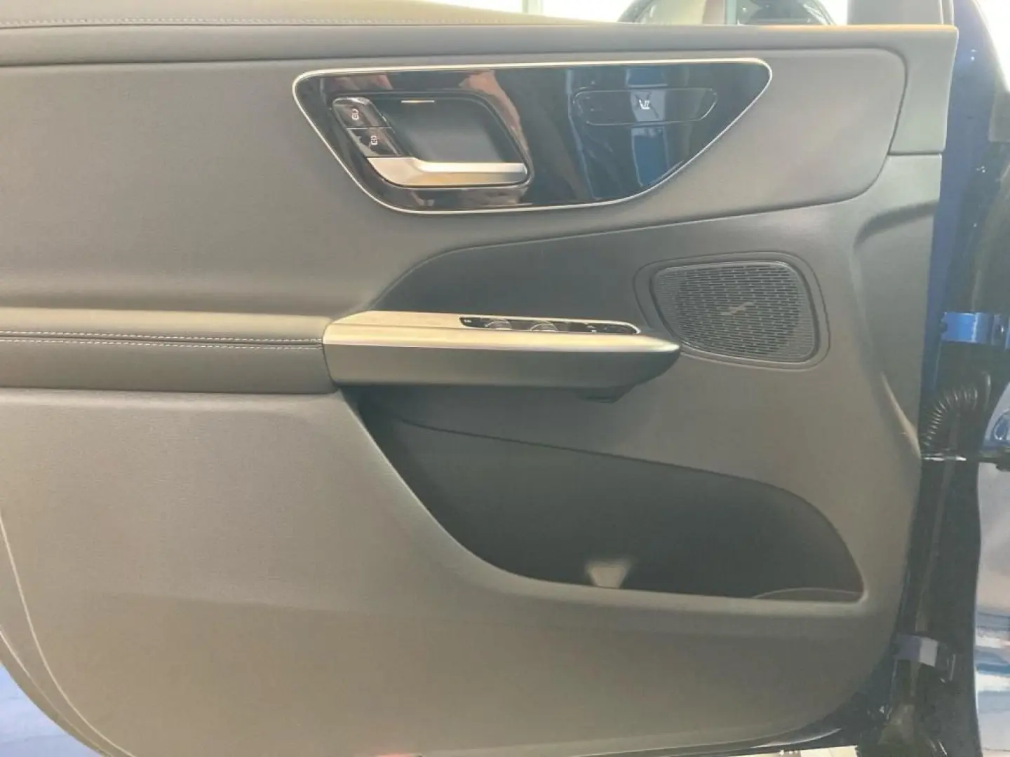 GLC 300 e 4M AMG-Line Night AHK DISTRON MBUX LED