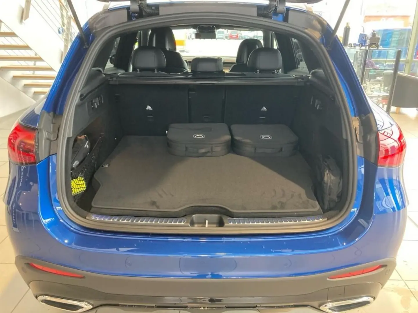 GLC 300 e 4M AMG-Line Night AHK DISTRON MBUX LED