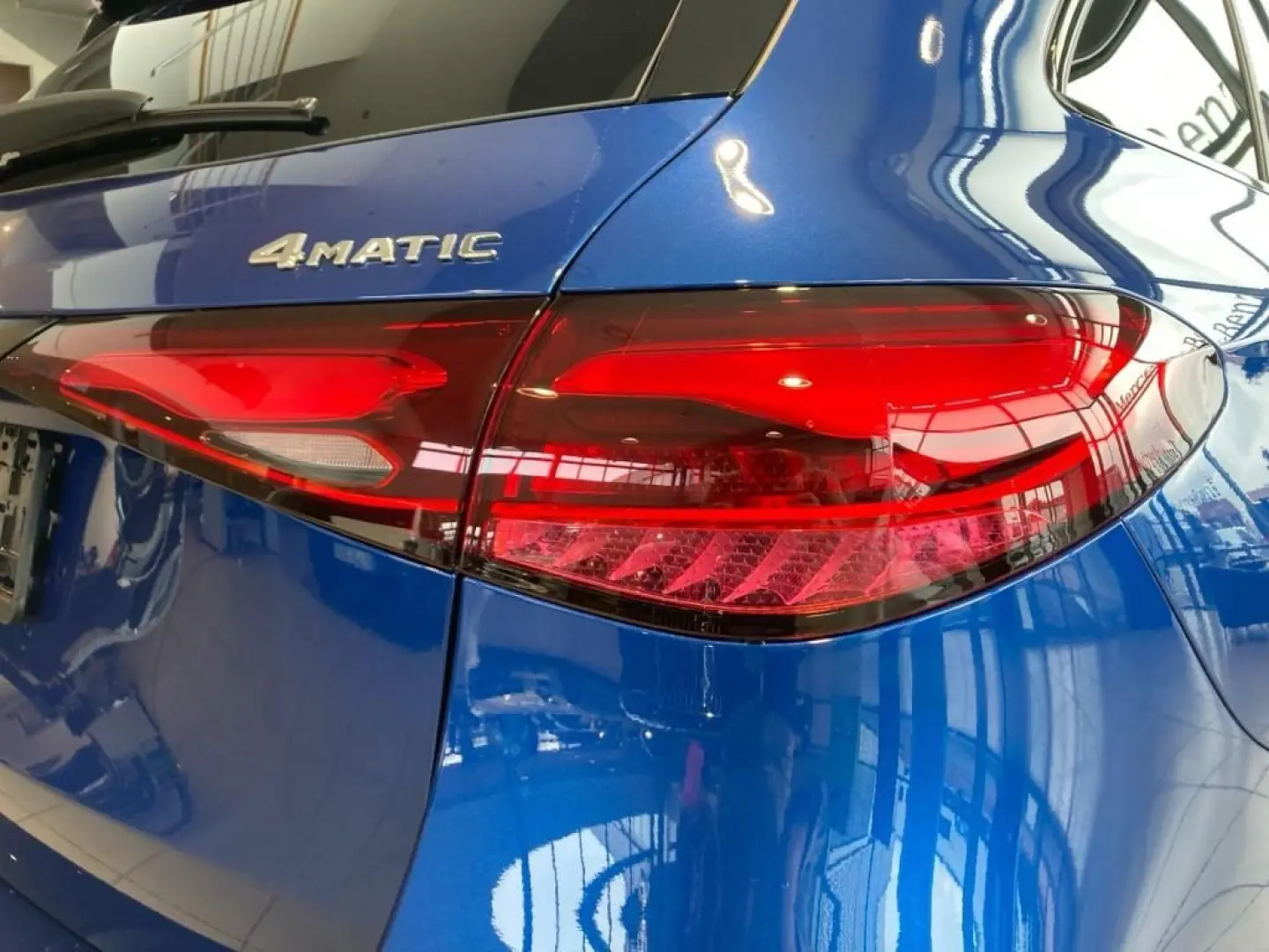 GLC 300 e 4M AMG-Line Night AHK DISTRON MBUX LED