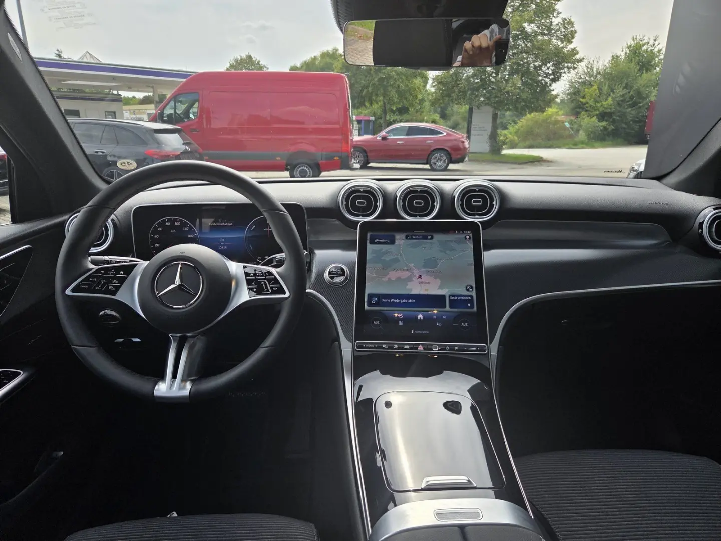 GLC 300 e AVANTGARDE-PREMIUM AHK PANO DISTRONIC