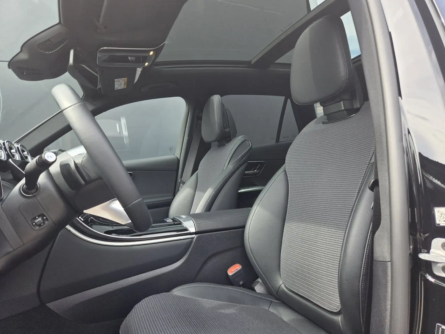 GLC 300 e AVANTGARDE-PREMIUM AHK PANO DISTRONIC