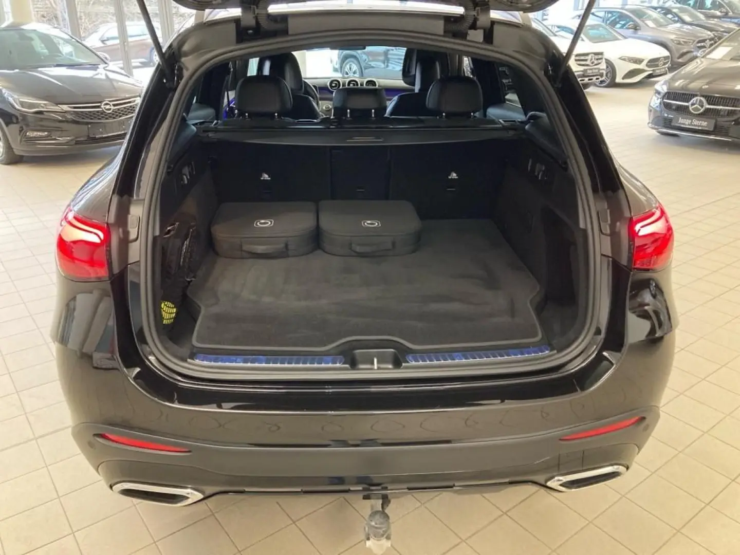 GLC 300 e 4M AMG-Line Night AHK DISTRONIC Memory