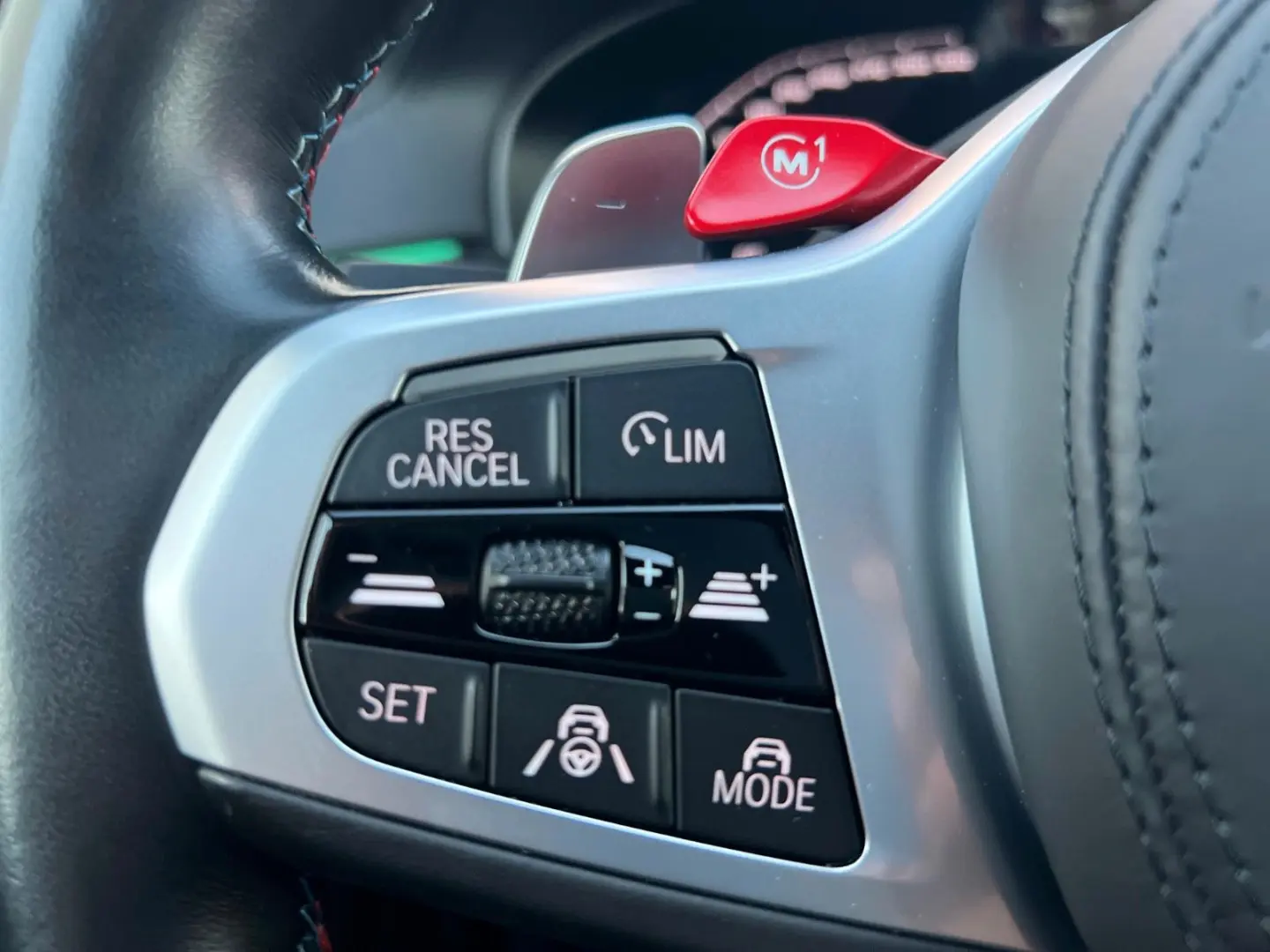 BMW M5 Competition CarbonD B&W ACC HUD Massage 360