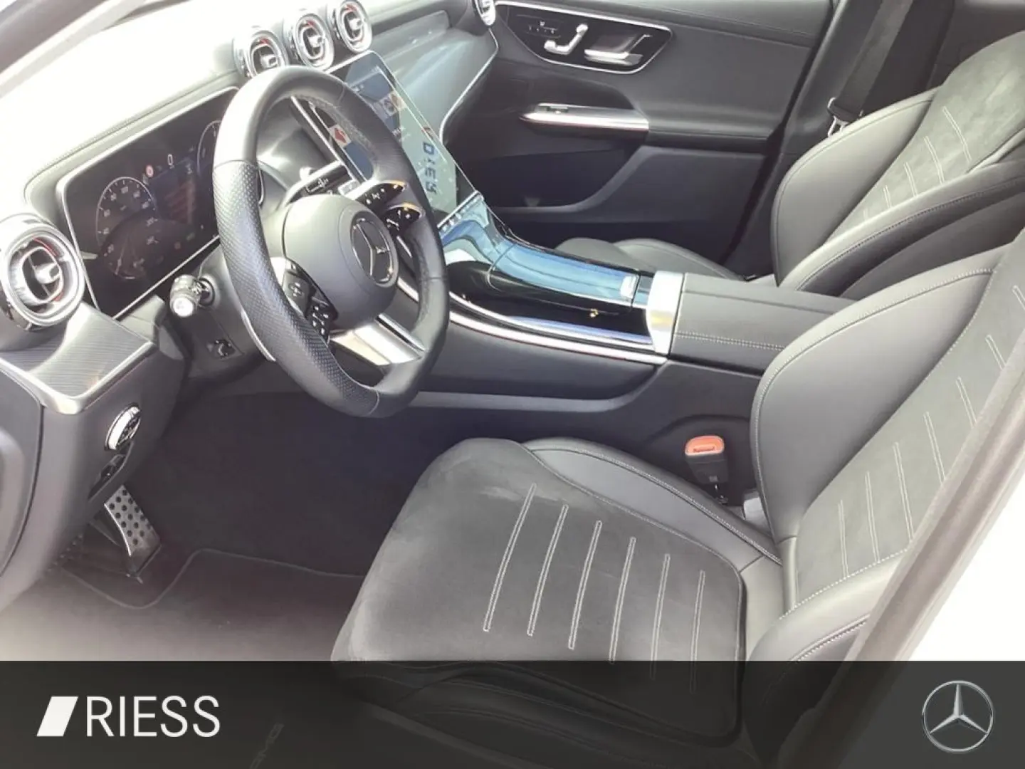 GLC 300 e 4M AMG Night Memory PDC Kamera Navi