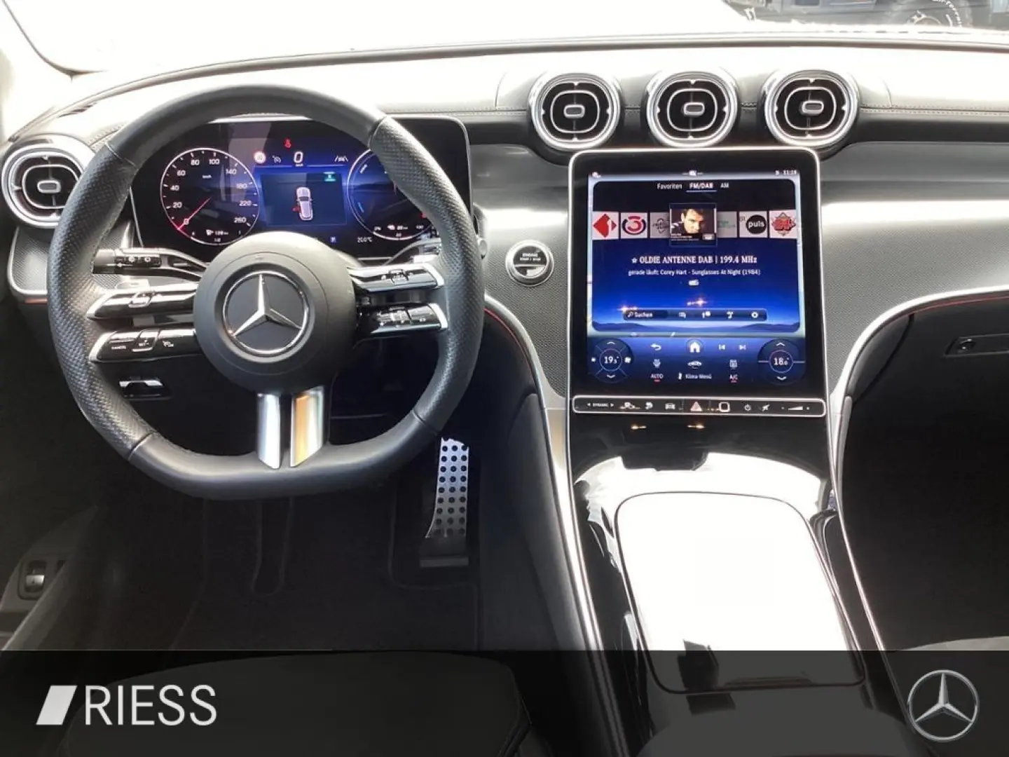 GLC 300 e 4M AMG Night Memory PDC Kamera Navi