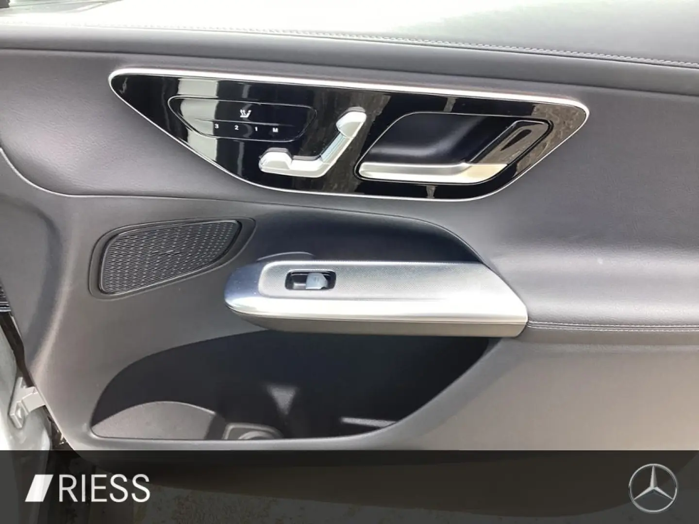 GLC 300 e 4M AMG Night Fahrassist. AHK 360  PDC