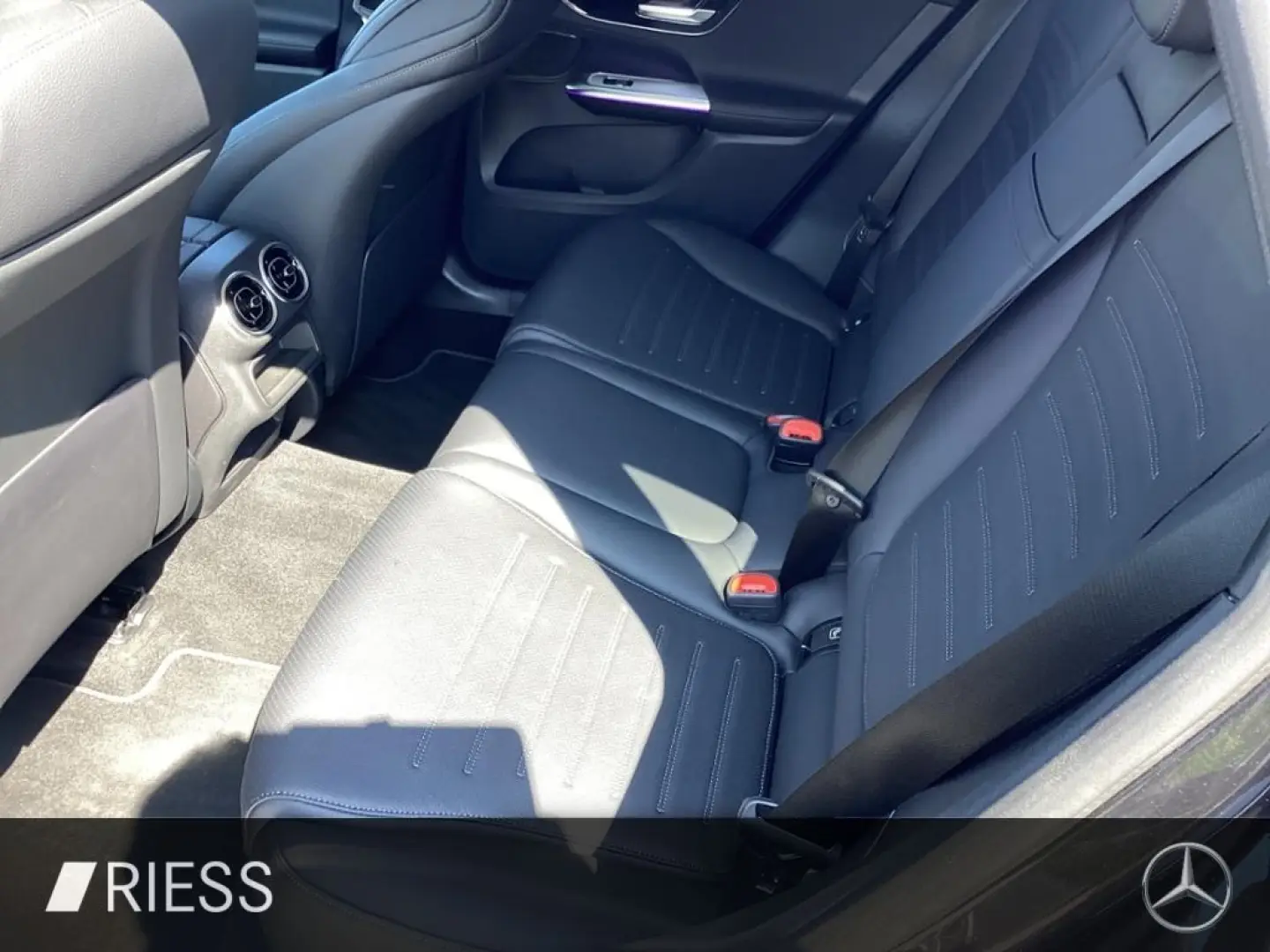 GLC 300 e 4M AMG Night Memory Naci PDC Kamera