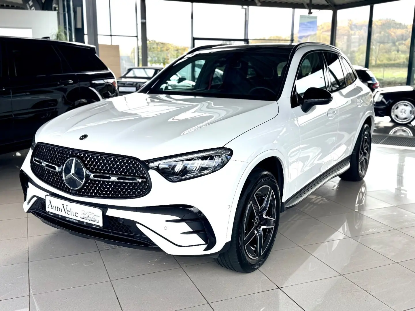 GLC 300 e 4Matic AMG PANO BURMESTER AMBIEMTE