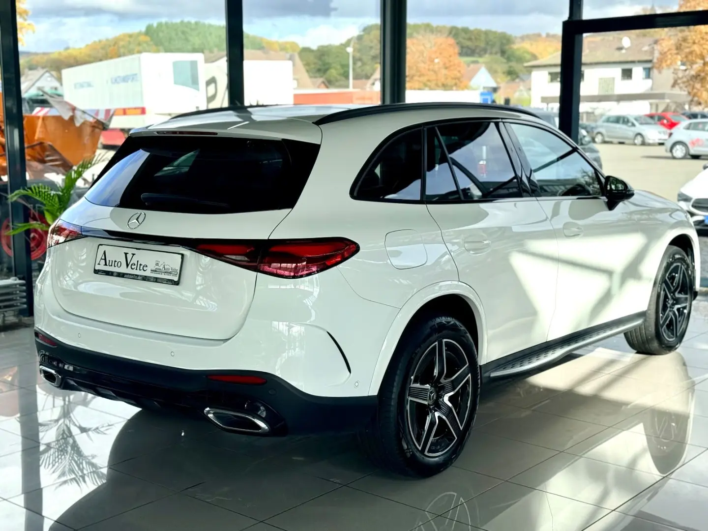 GLC 300 e 4Matic AMG PANO BURMESTER AMBIEMTE