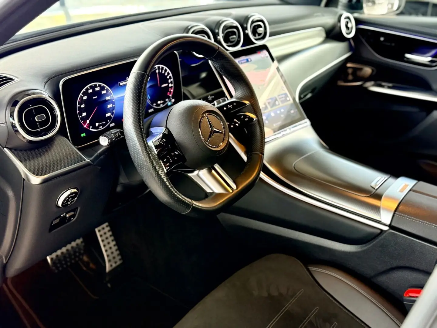 GLC 300 e 4Matic AMG PANO BURMESTER AMBIEMTE
